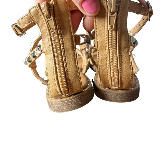 Steve Madden Studded Tan strapy Sandals - Picture 7 of 11